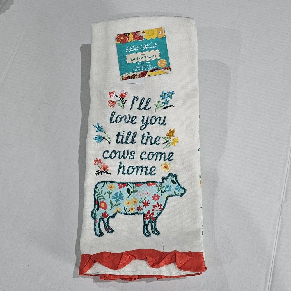 Animals Kitchen Towels Set of 2 The Pioneer Woman Cottage Core Cows 🐄🐄 Love 🥰